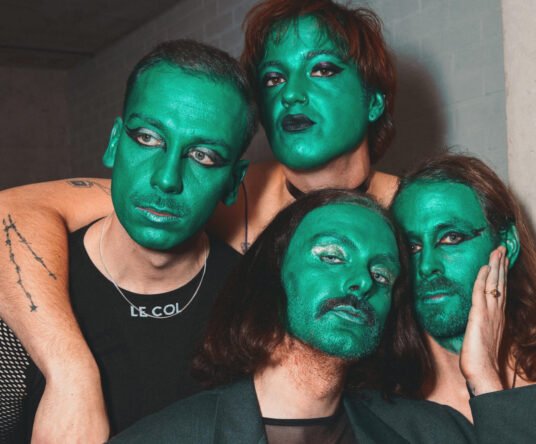 Get in the mood afbeelding voor: Smudged + Magnetic Spacemen