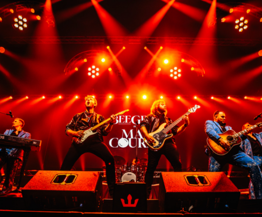 Get in the mood afbeelding voor: Bee Gees by MainCourse