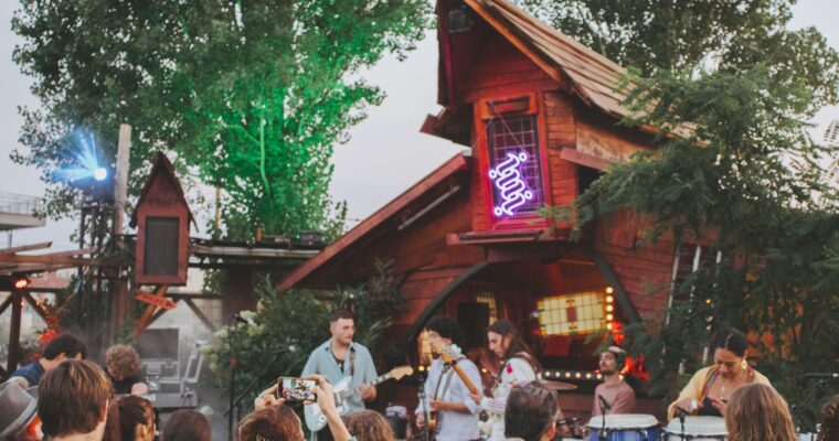 Evenementafbeelding: BLOCKPARTY • Houtbaar