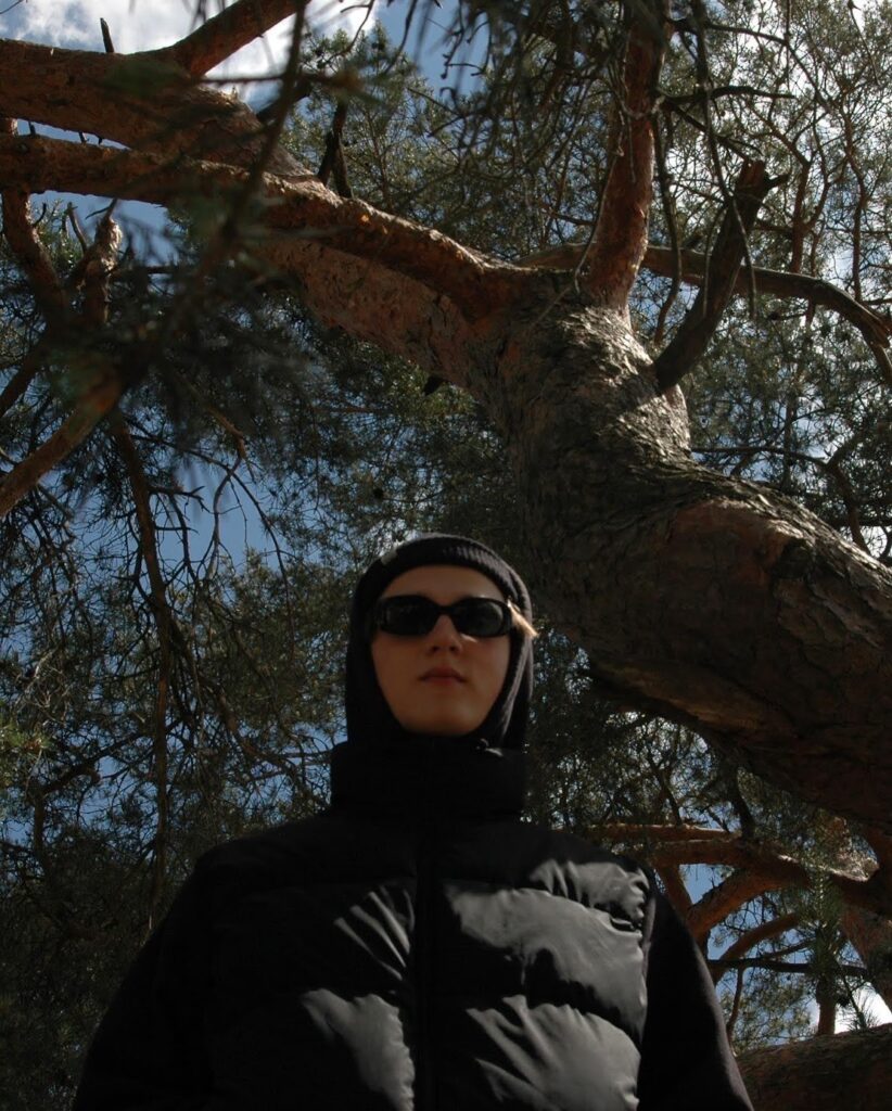 Afbeelding voor support act: Wie is Moon?