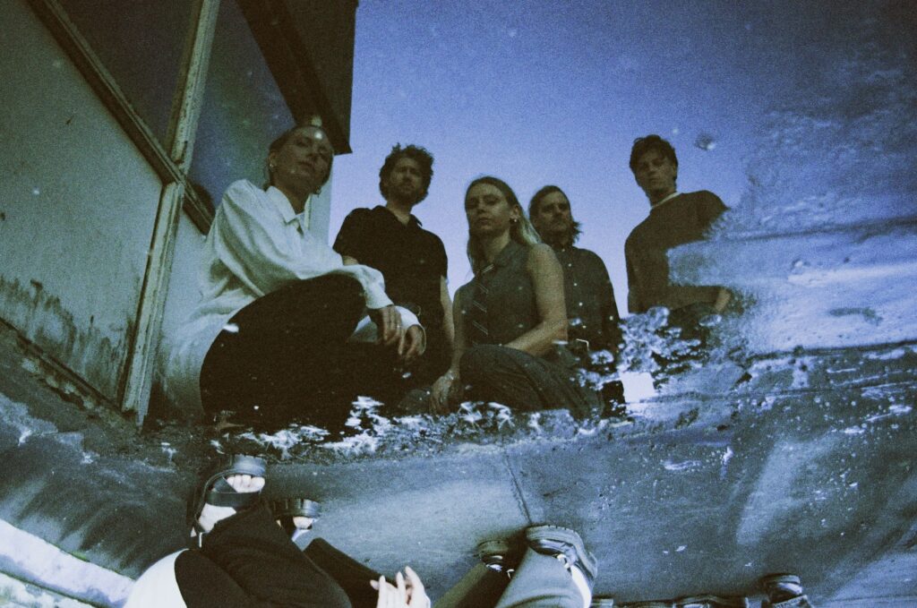 Afbeelding voor support act: Holograph