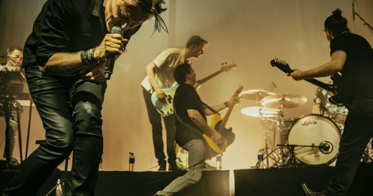 Evenementafbeelding: IOS – ISOOKSCHITTEREND – CLUBTOUR 8