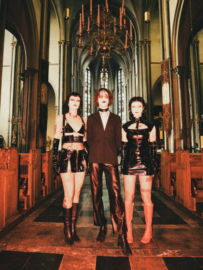 Afbeelding voor festival act: Dear Omen