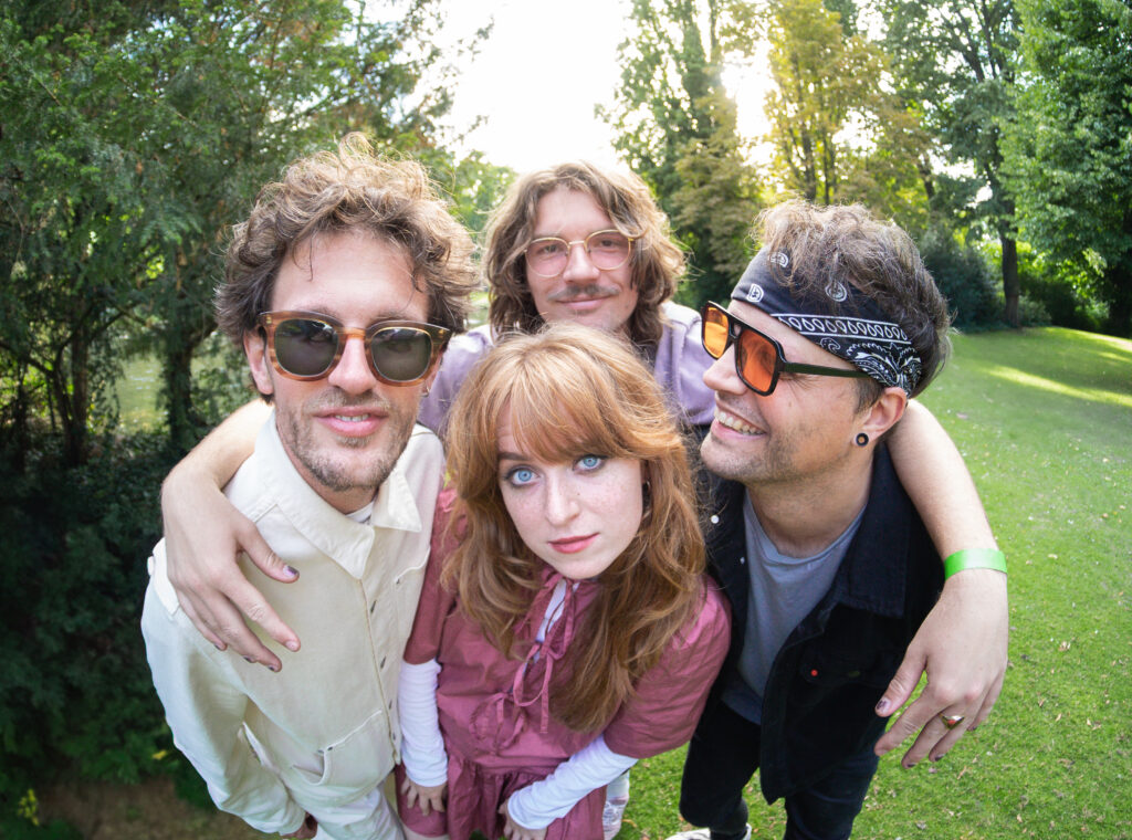 Afbeelding voor support act: Vera & The Sleepover Club